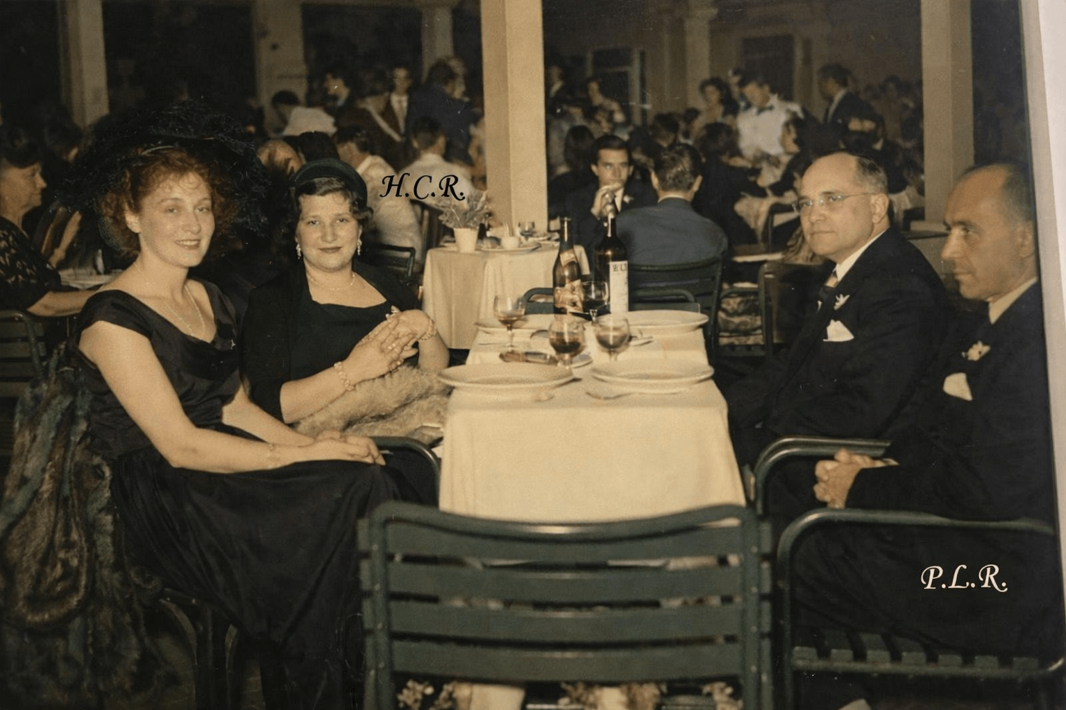 Pedro Lorenzo Raggio com Henriqueta Camargo e amigos