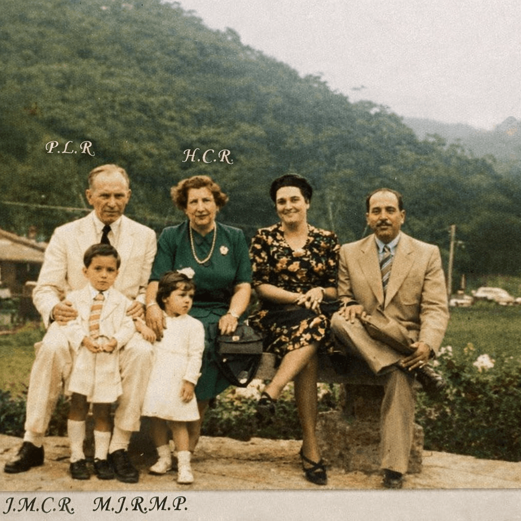 Pedro Lorenzo Raggio com Henriqueta Camargo e filhos Jose Mariano Camargo Raggio e Maria Jose